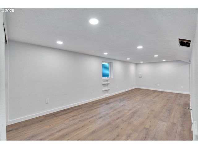 15 Ne 80TH Ave, Portland, OR 97213