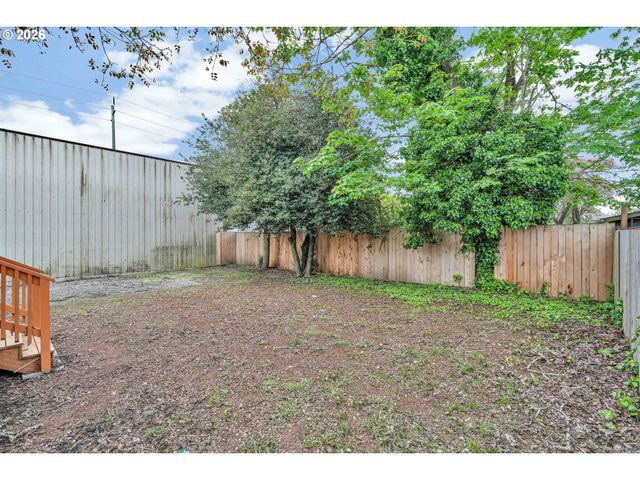 15 Ne 80TH Ave, Portland, OR 97213