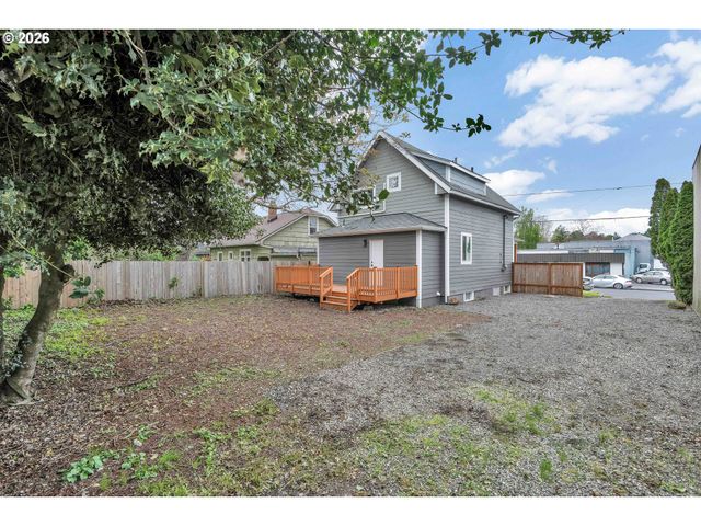 15 Ne 80TH Ave, Portland, OR 97213