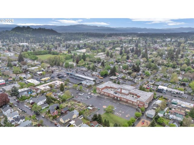 15 Ne 80TH Ave, Portland, OR 97213