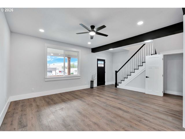 15 Ne 80TH Ave, Portland, OR 97213