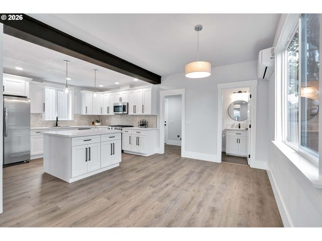 15 Ne 80TH Ave, Portland, OR 97213