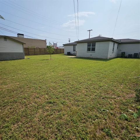 802 Brown Trail, Bedford, TX 76022