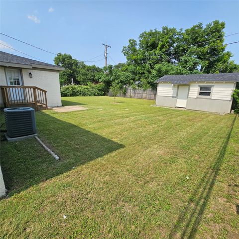 802 Brown Trail, Bedford, TX 76022