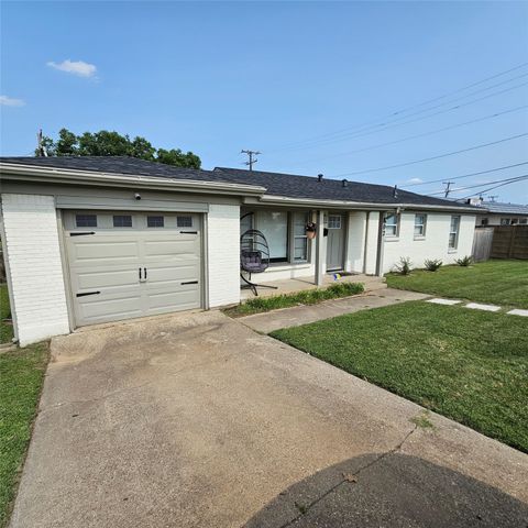802 Brown Trail, Bedford, TX 76022