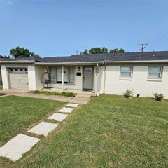 802 Brown Trail, Bedford, TX 76022