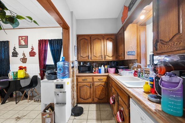 1323 17TH Street, Rock Island, IL 61201