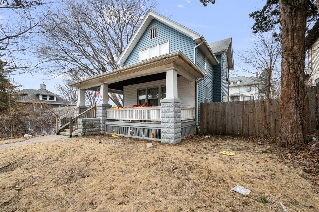 1323 17TH Street, Rock Island, IL 61201