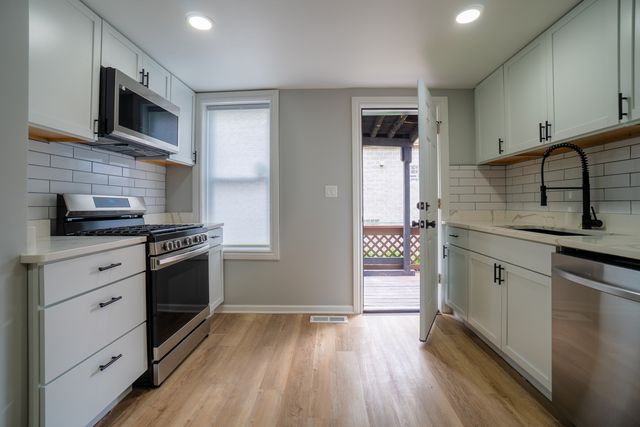 1425 W 16th Street, Chicago, IL 60608