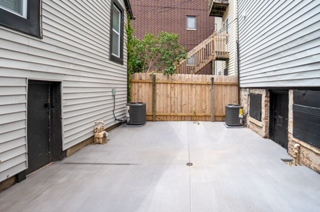 1425 W 16th Street, Chicago, IL 60608