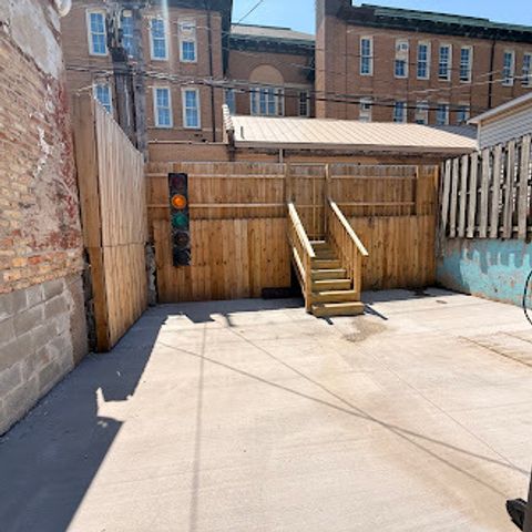 1425 W 16th Street, Chicago, IL 60608