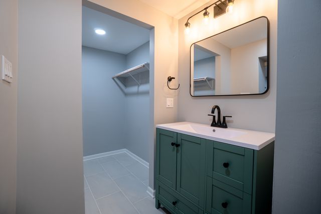 1425 W 16th Street, Chicago, IL 60608