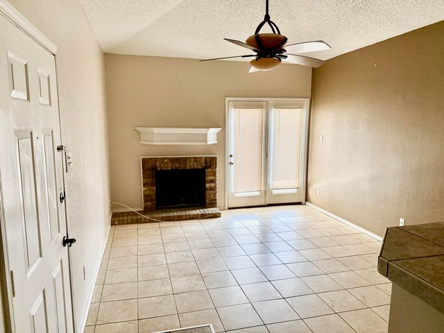 5102 80th Street, APT 213, Lubbock, TX 79424