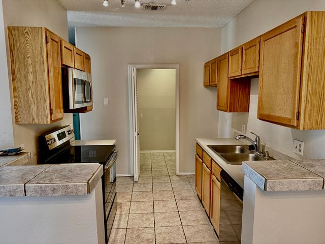 5102 80th Street, APT 213, Lubbock, TX 79424