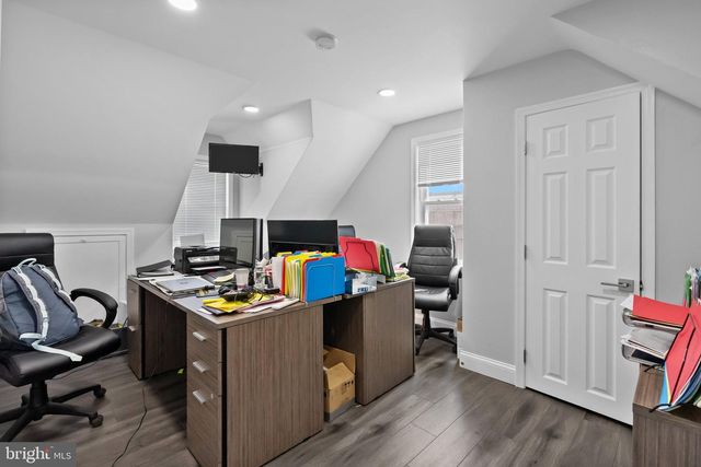 650 W BRIDGE ST, Morrisville, PA 19067