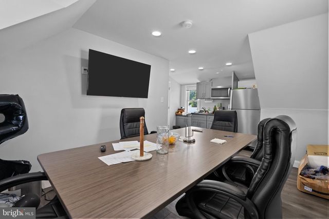 650 W BRIDGE ST, Morrisville, PA 19067