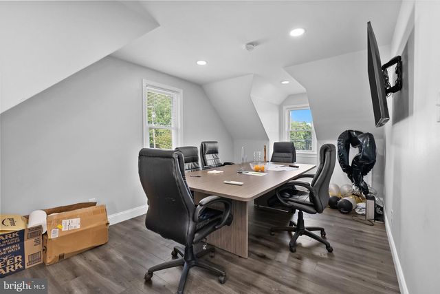 650 W BRIDGE ST, Morrisville, PA 19067