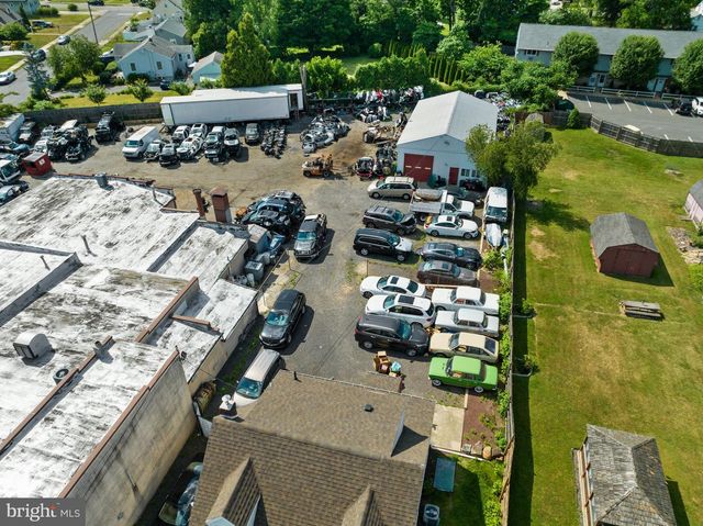 650 W BRIDGE ST, Morrisville, PA 19067