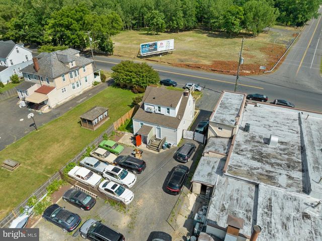 650 W BRIDGE ST, Morrisville, PA 19067