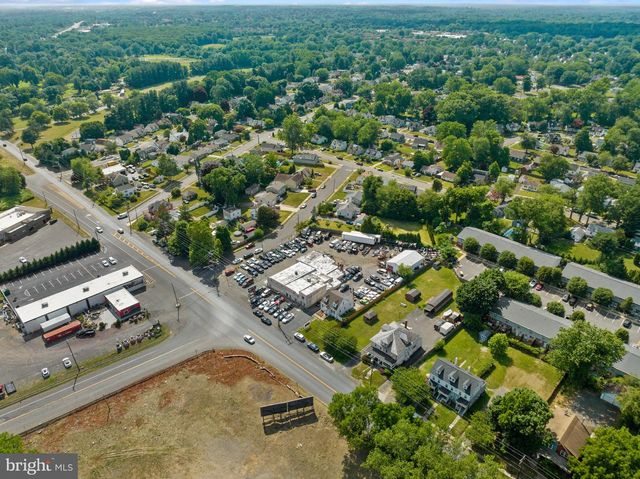 650 W BRIDGE ST, Morrisville, PA 19067