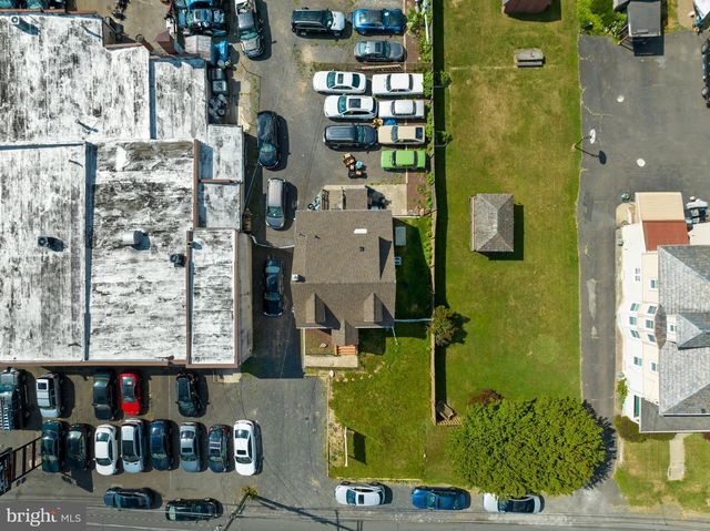 650 W BRIDGE ST, Morrisville, PA 19067