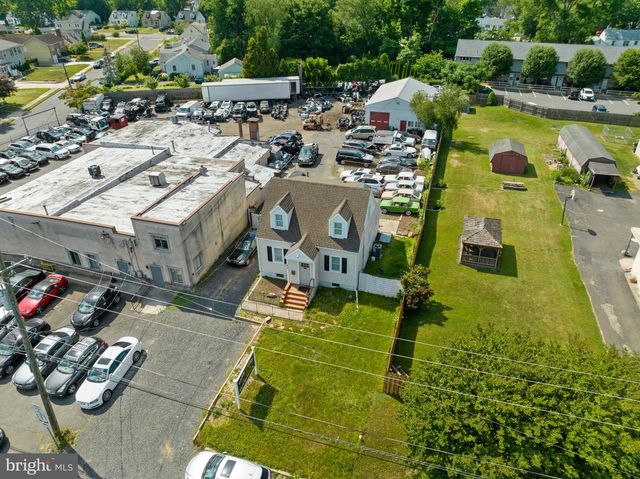 650 W BRIDGE ST, Morrisville, PA 19067