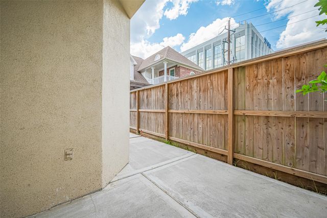 5302 Fayette Street, Houston, TX 77056