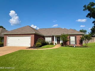 189 Oak Grove Drive, Brandon, MS 39047