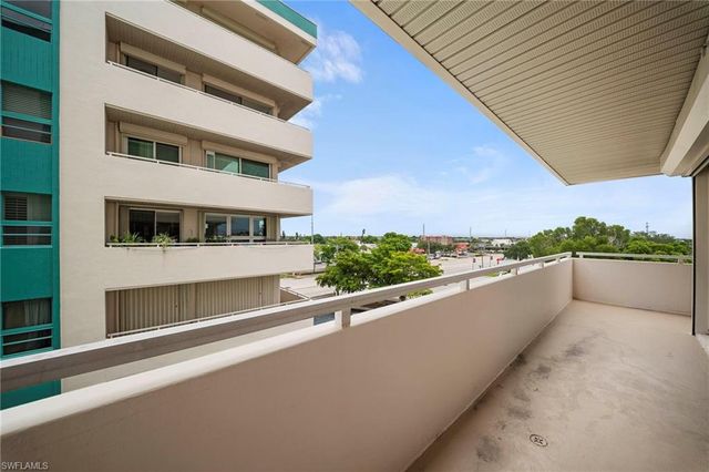 4807 Sunset CT 405, Cape Coral, FL 33904