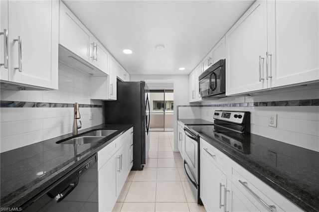 4807 Sunset CT 405, Cape Coral, FL 33904