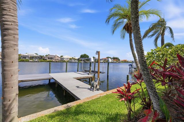 831 CHIPAWAY DRIVE, Apollo Beach, FL 33572
