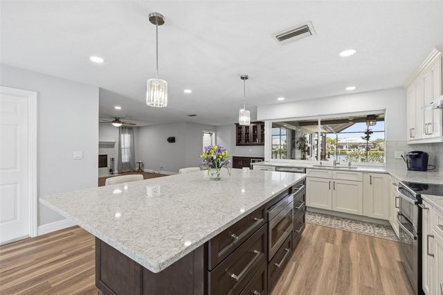 831 CHIPAWAY DRIVE, Apollo Beach, FL 33572