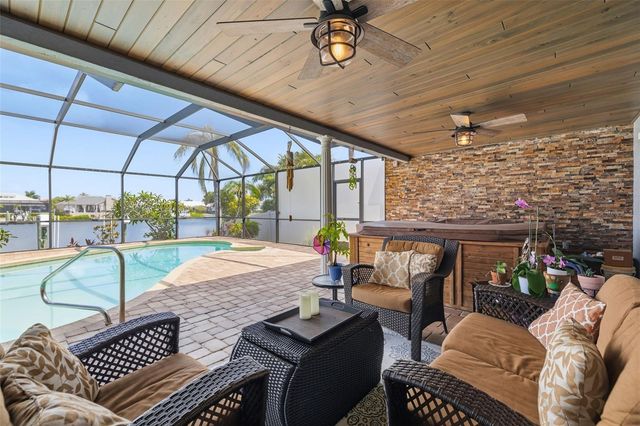 831 CHIPAWAY DRIVE, Apollo Beach, FL 33572