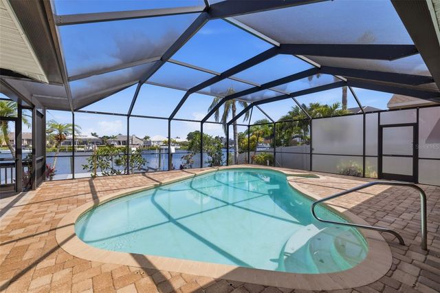 831 CHIPAWAY DRIVE, Apollo Beach, FL 33572
