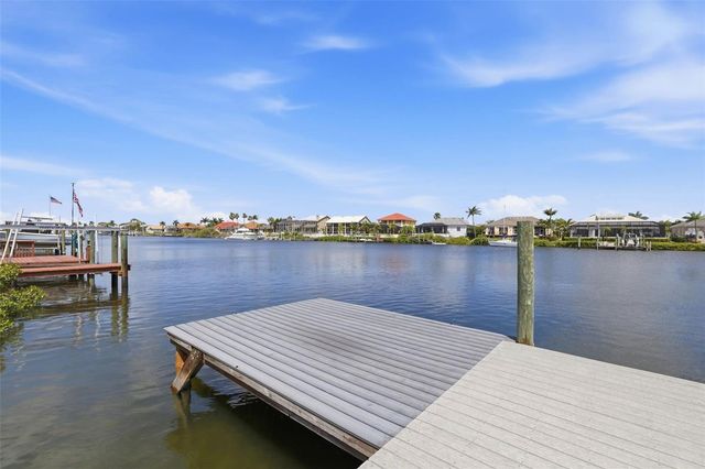 831 CHIPAWAY DRIVE, Apollo Beach, FL 33572