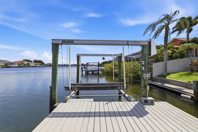 831 CHIPAWAY DRIVE, Apollo Beach, FL 33572