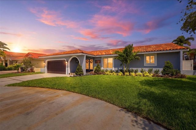 831 CHIPAWAY DRIVE, Apollo Beach, FL 33572