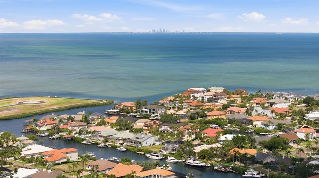 831 CHIPAWAY DRIVE, Apollo Beach, FL 33572