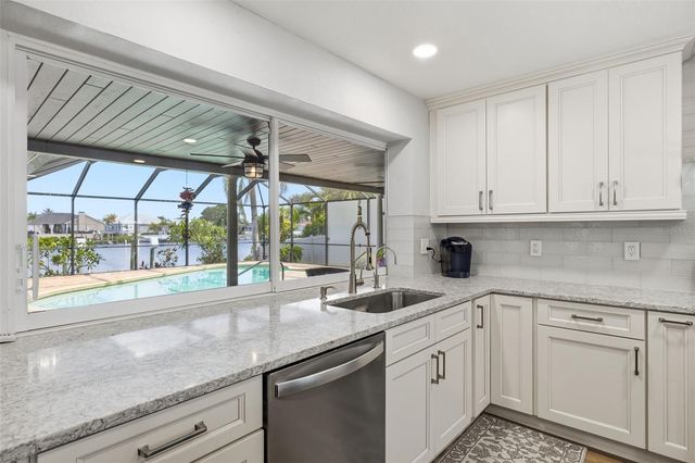 831 CHIPAWAY DRIVE, Apollo Beach, FL 33572