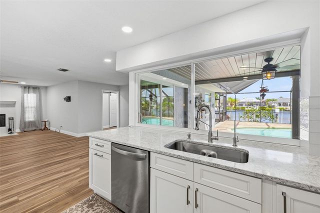 831 CHIPAWAY DRIVE, Apollo Beach, FL 33572
