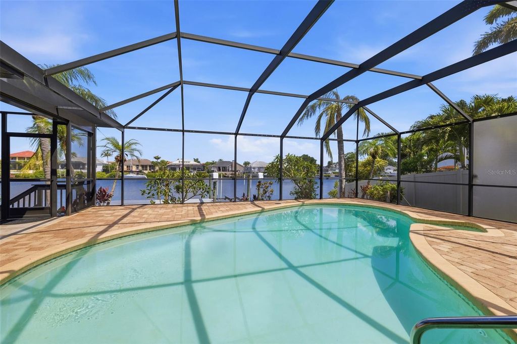831 CHIPAWAY DRIVE, Apollo Beach, FL 33572