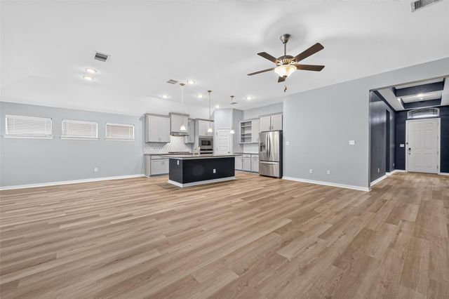 2805 Bretton Woods Dr, Conroe, TX 77301