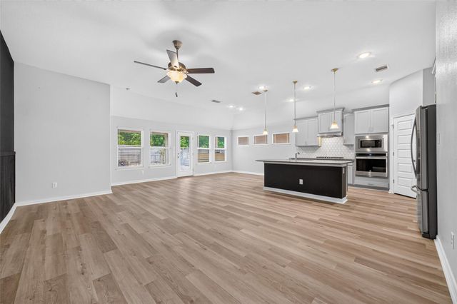 2805 Bretton Woods Dr, Conroe, TX 77301