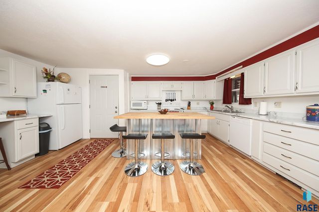 2009 E 30th St N Street N, Sioux Falls, SD 57104