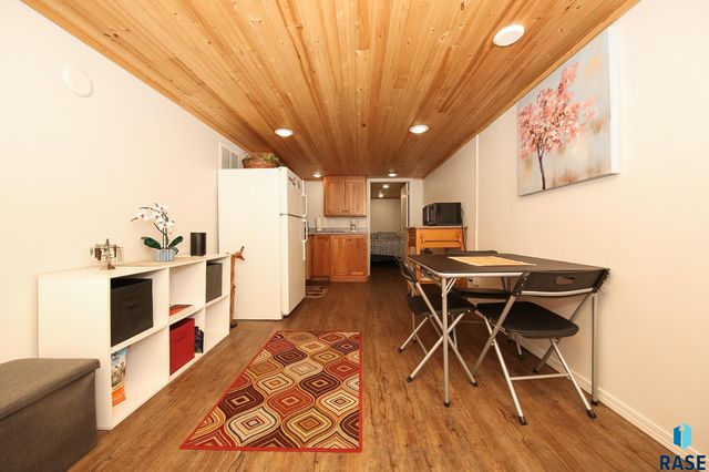 2009 E 30th St N Street N, Sioux Falls, SD 57104