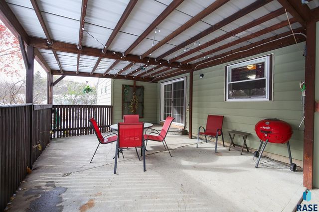 2009 E 30th St N Street N, Sioux Falls, SD 57104