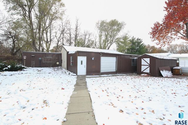 2009 E 30th St N Street N, Sioux Falls, SD 57104