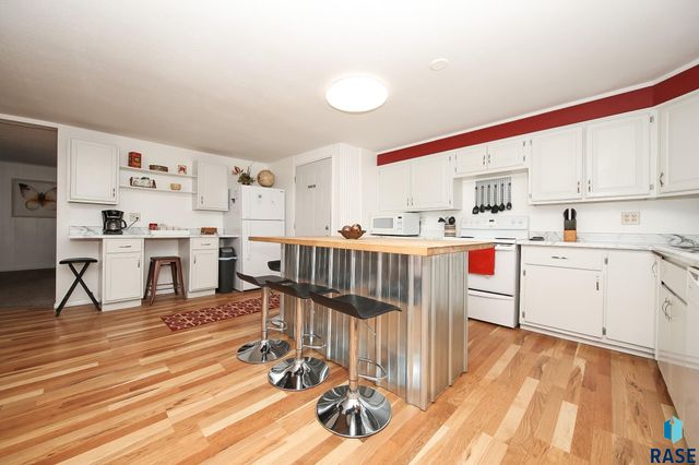 2009 E 30th St N Street N, Sioux Falls, SD 57104