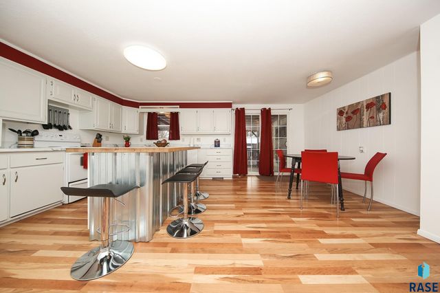 2009 E 30th St N Street N, Sioux Falls, SD 57104