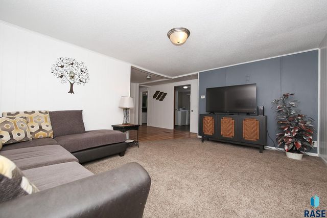 2009 E 30th St N Street N, Sioux Falls, SD 57104